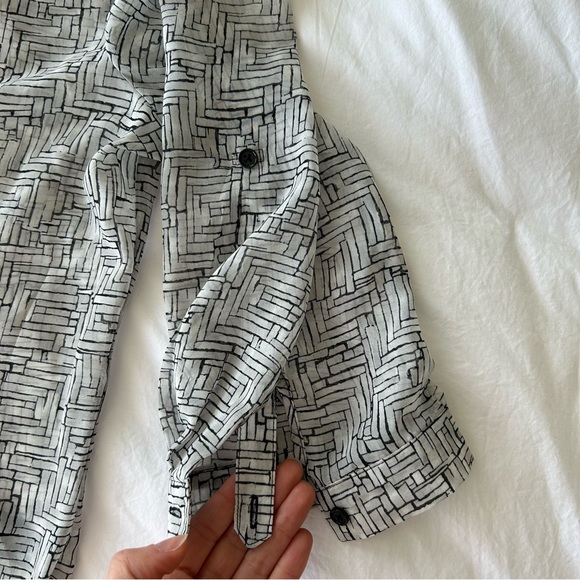 Black and grey patterned 3/4 sleeves blouse - Picture 7 of 7